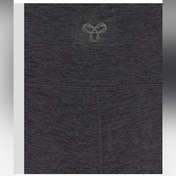 High-rise bike short - Picture 3 of 6